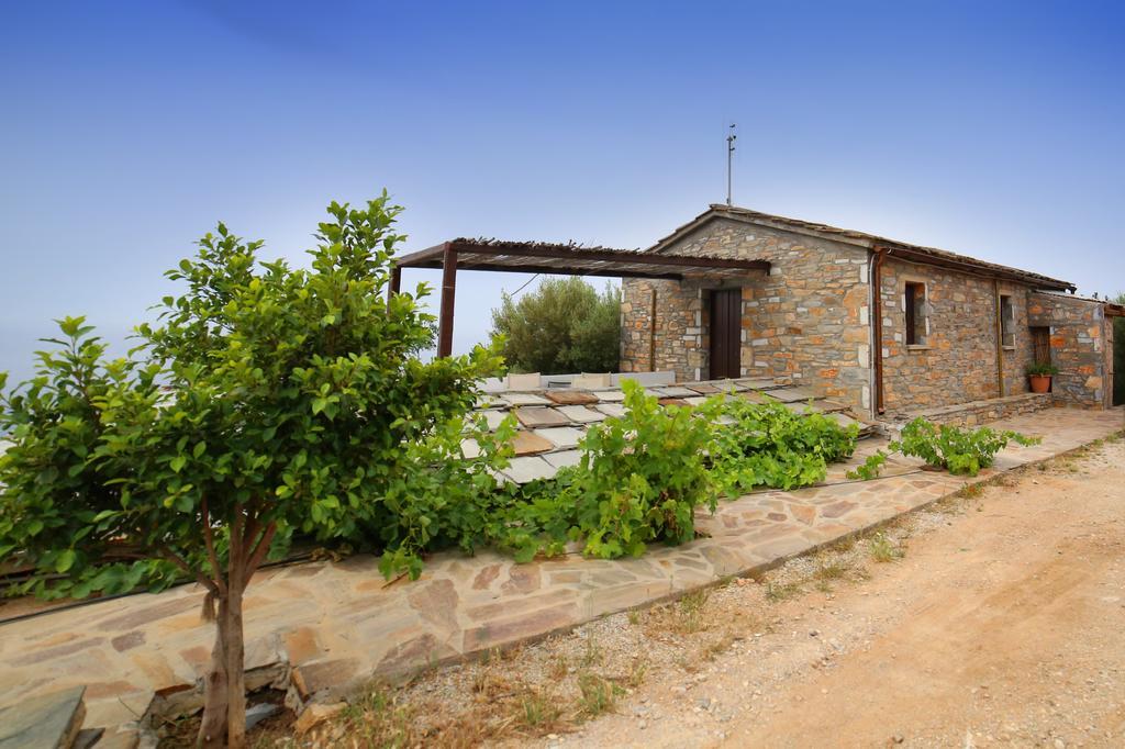 Pyrgos Traditional Village Agios Kirykos  Bagian luar foto