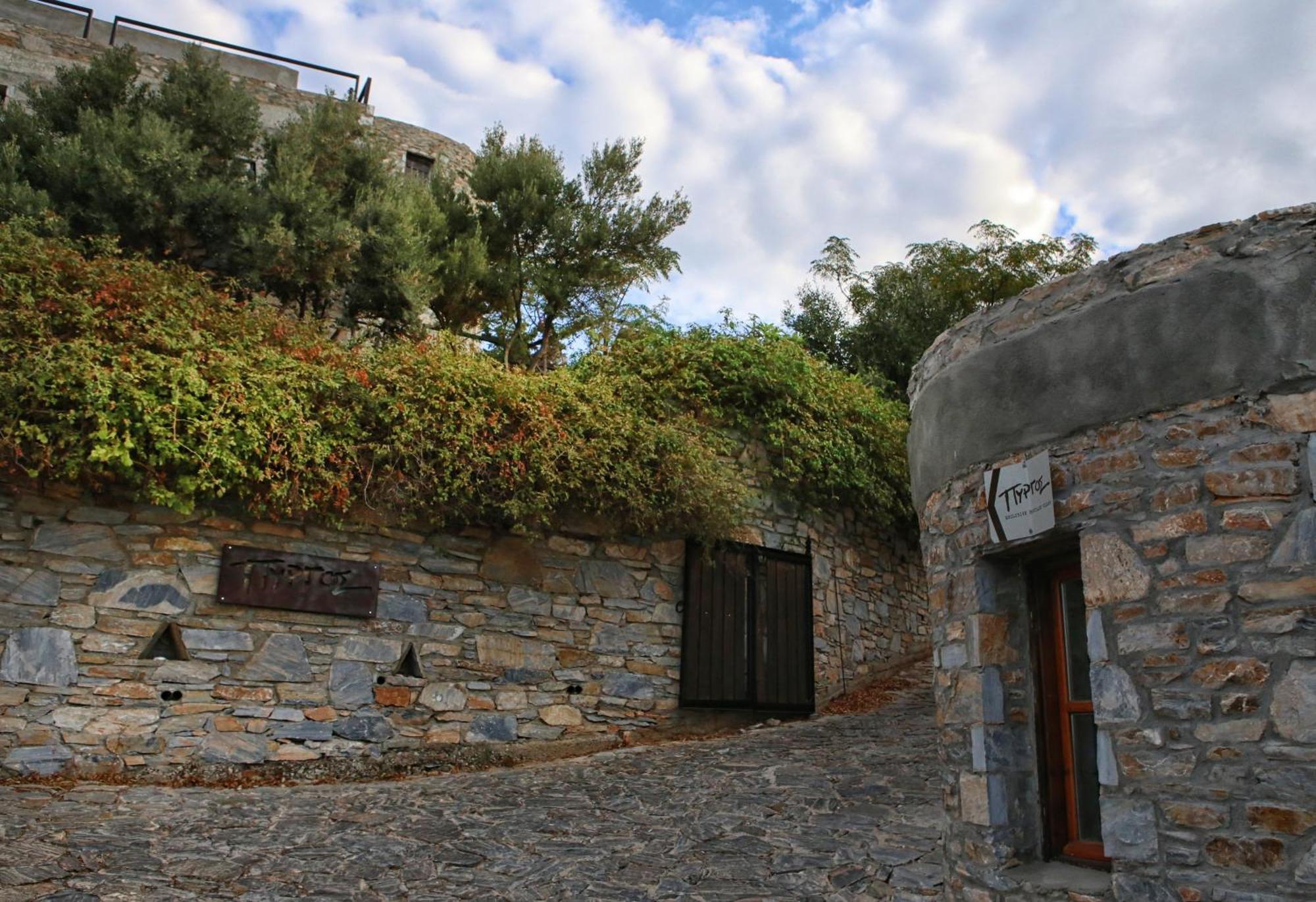 Pyrgos Traditional Village Agios Kirykos  Bagian luar foto