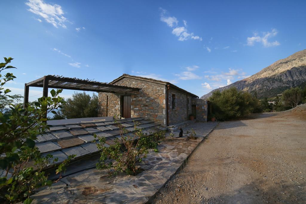 Pyrgos Traditional Village Agios Kirykos  Bagian luar foto