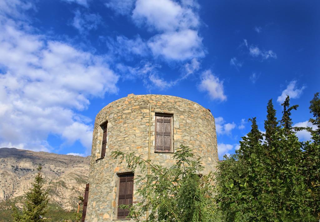 Pyrgos Traditional Village Agios Kirykos  Bagian luar foto